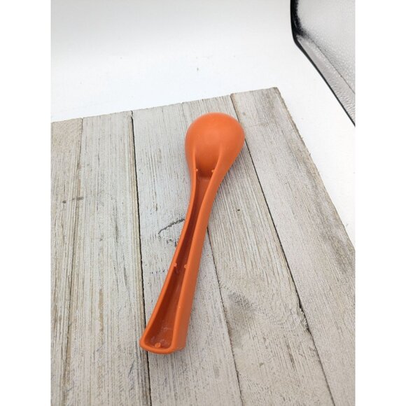 Vintage Rubbermaid 1910 Orange Plastic Ice Cream Scoop 7 1/2" #3 - Picture 4 of 8